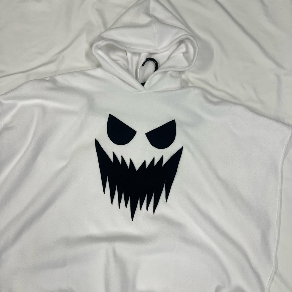 Ghost poncho Halloween costume